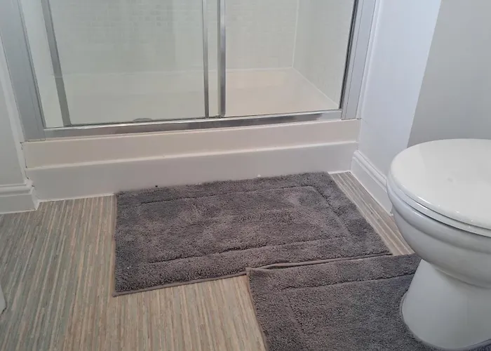 Tropical Sun Homes - Beautiful Spacious 3 Bed In A Serene Environment With Free Parking For 2 Cars