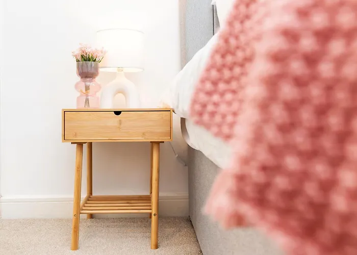 Tatil Evi 6 Guests - 3 Bedrooms - Free Wi-fi - Manchester