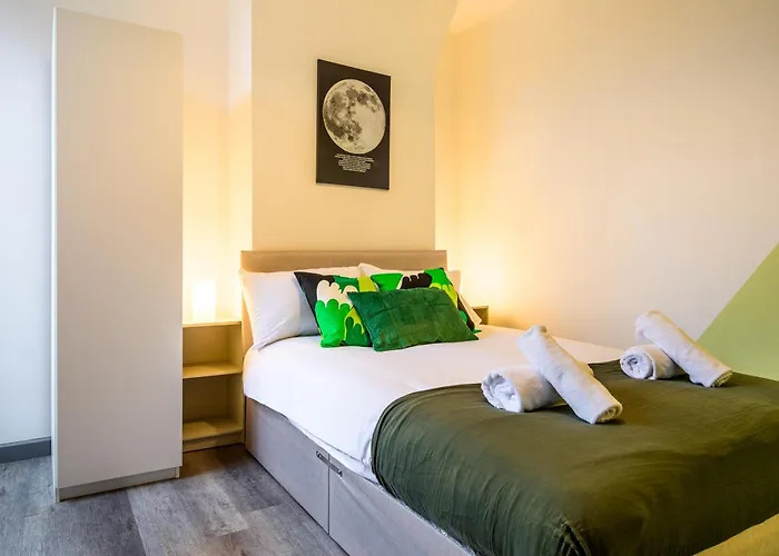 Serviced Northernnightzzz - The Park