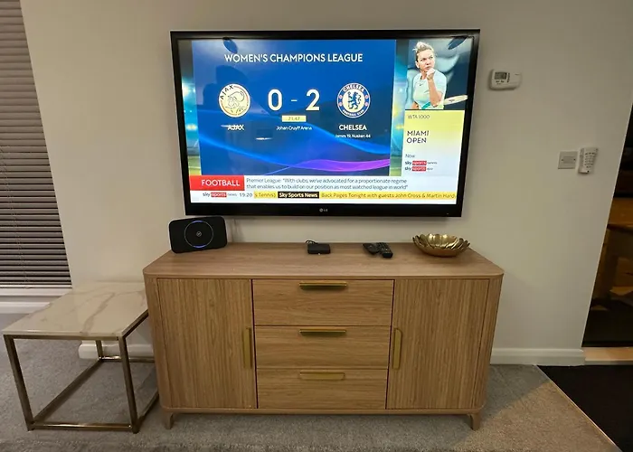 Semesterbostad Getaway - 3br Near Etihad & Ao Arena - Sleeps 6 Manchester