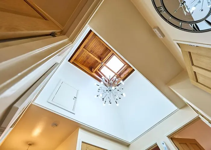 Bespoke Salford Quays - Garden, Wifi And Parking * Manchester