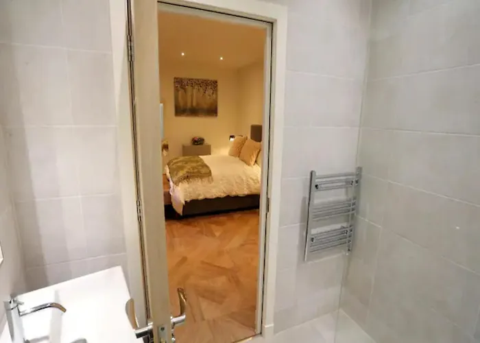 Heart Of Modern - Pass The Keys Apartment