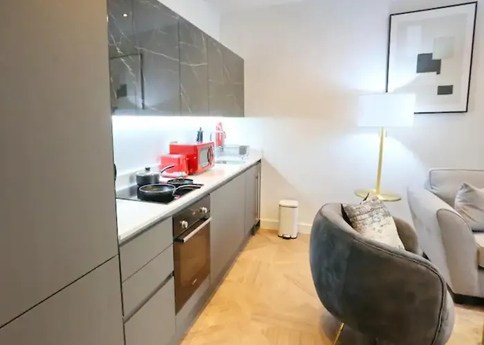 Heart Of Modern - Pass The Keys Apartment