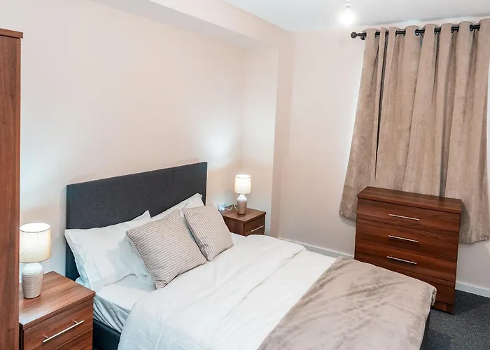 Entire 2 Bedroom And 2 Bathroom In -free Underground Parking *