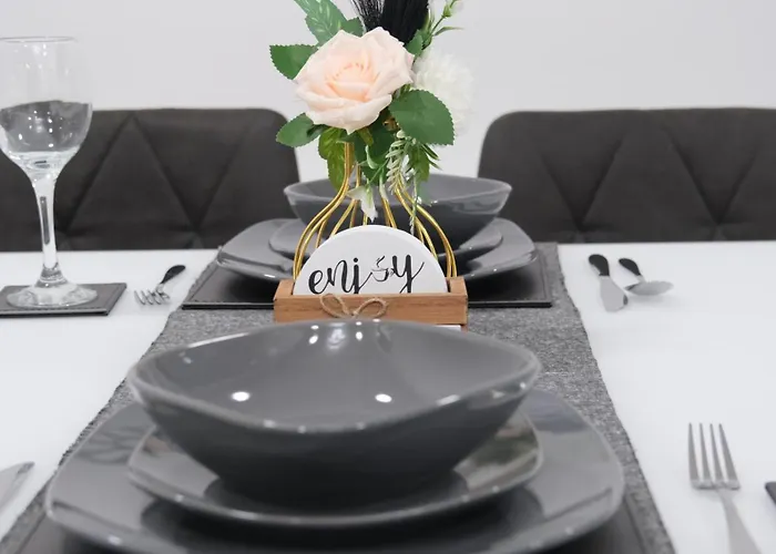 Сasa de vacaciones Etihcity - 3 Bedroom Semi - Free Parking Near Etihad Stadium, Tourist Attractions, Centre, Transport And Motorway Links Next To Mcdonald's - Sky N Netflix Mánchester