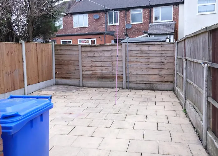 Etihcity - 3 Bedroom Semi - Free Parking Near Etihad Stadium, Tourist Attractions, Centre, Transport And Motorway Links Next To Mcdonald's - Sky N Netflix