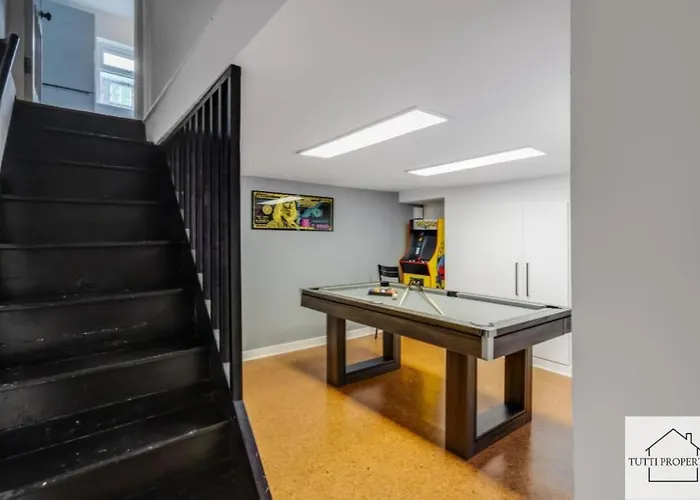 펜션 Elegant From 맨체스터