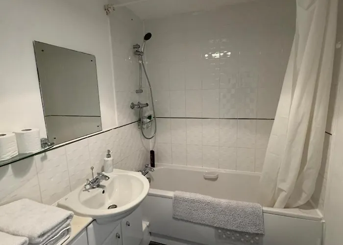 Casa de Férias Sleeps5-netflix-parkg-near Center Etihad