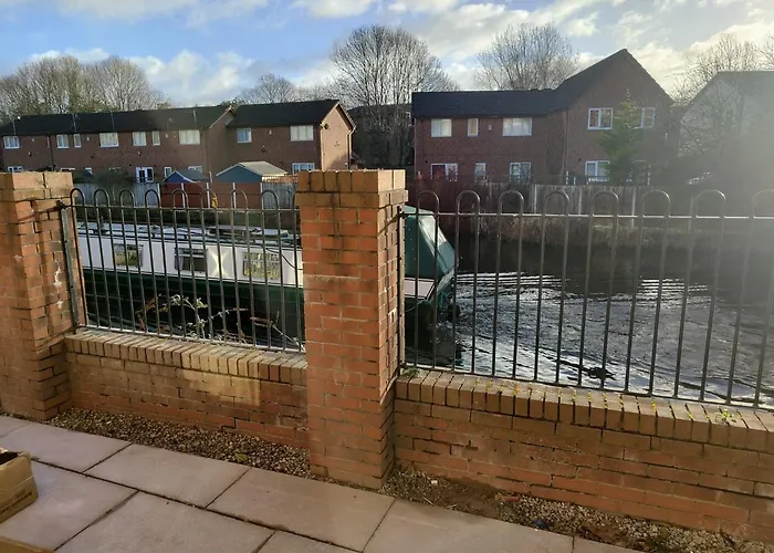 New 2 Bedroom In - Stretford - Old Trafford Close To Football-cricket Ground & Centre Διαμέρισμα