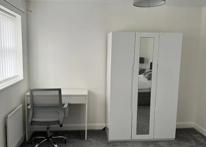 Sleeps5-netflix-parking-near Centre-etihad-coop Live *