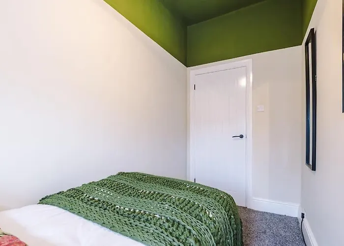 Salford Sanctuary 5 Bed House Ferienhaus