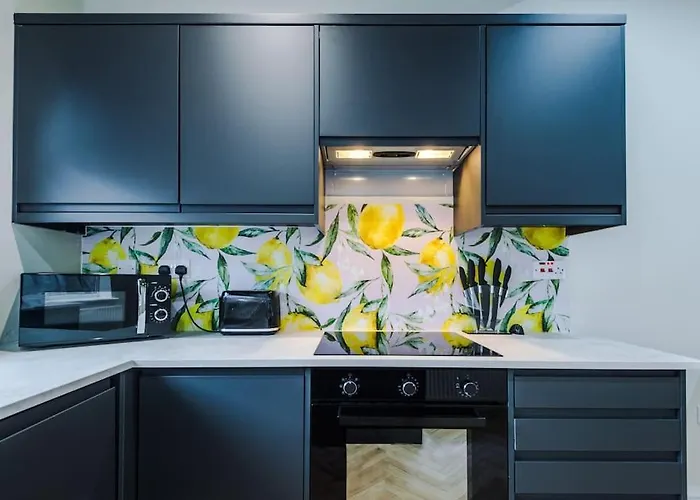 Salford Sanctuary 5 Bed House Ferienhaus *