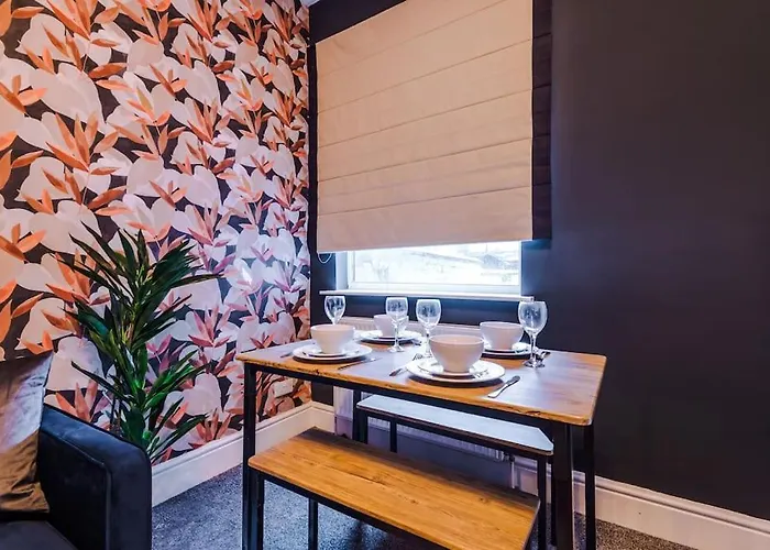 Salford Sanctuary 5 Bed House Ferienhaus *