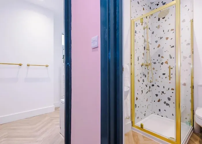 5 Bed Salford Sanctuary Retreat Сasa de vacaciones *