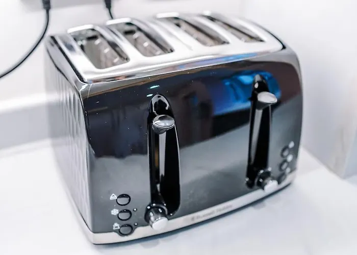 5 Bed Salford Sanctuary Retreat Manchester