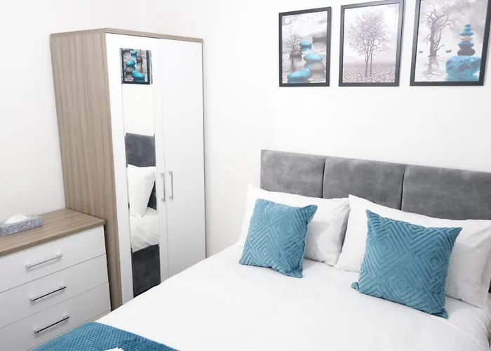 Modernized Three Bedroom House Near Stadium, Attractions, Centre - Sky N Netflix - Convenient Transport 맨체스터