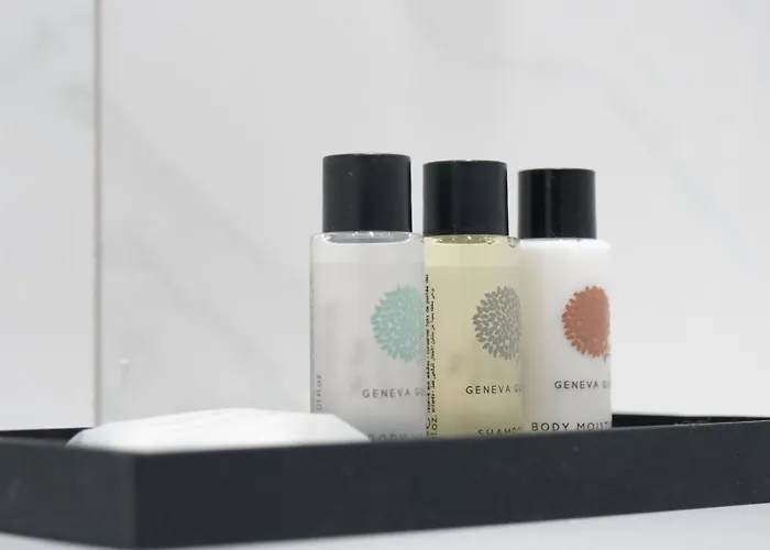 Modernized Three Bedroom House Near Stadium, Attractions, Centre - Sky N Netflix - Convenient Transport *