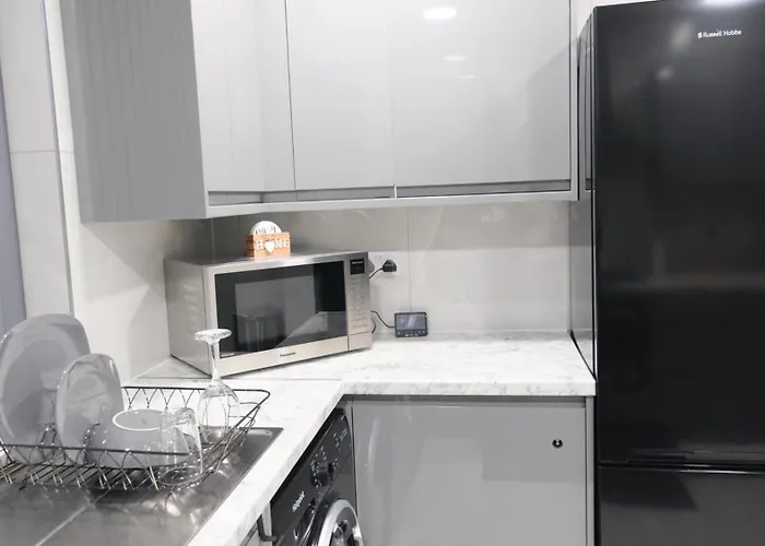 펜션 Modernized Three Bedroom House Near Stadium, Attractions, Centre - Sky N Netflix - Convenient Transport 맨체스터