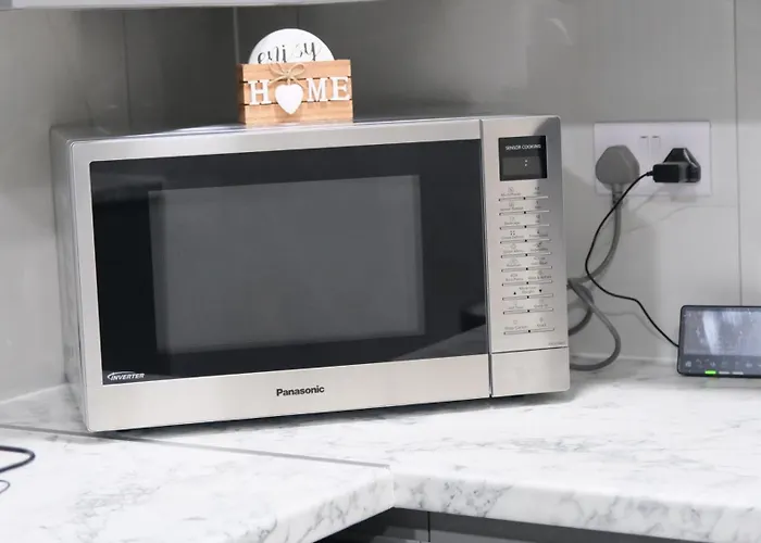 Modernized Three Bedroom House Near Stadium, Attractions, Centre - Sky N Netflix - Convenient Transport 맨체스터