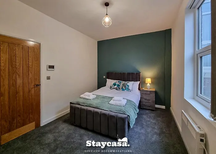 Delightful Spacious Haven With Large Driveway *