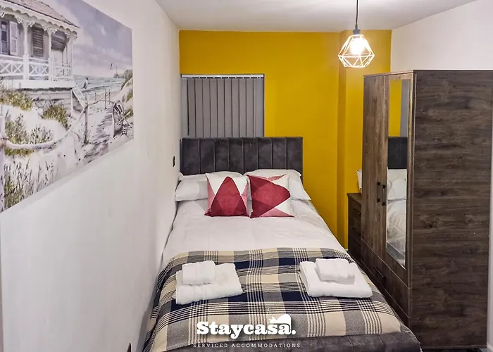 Delightful Spacious Haven With Large Driveway Манчестер