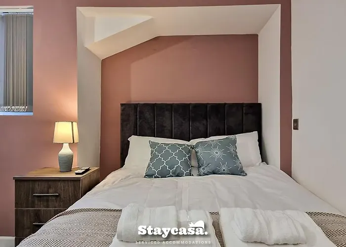 度假居 Delightful Spacious Haven With Large Driveway 曼彻斯特