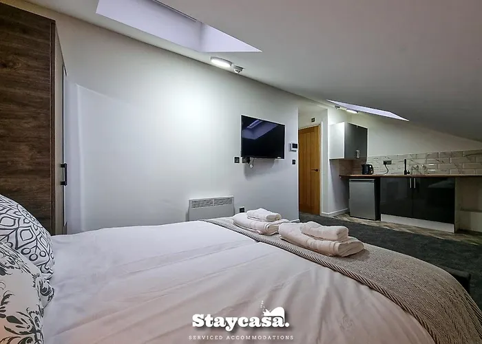 Delightful Spacious Haven With Large Driveway Манчестер