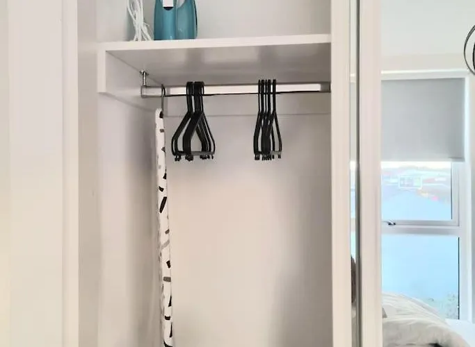 Mcr 1br Getaway With Rooftop Access & Prime Location *