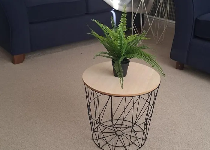 Hébergement de vacances Tropical Sun Homes - Beautiful Spacious 3 Bed In A Serene Environment With Free Parking For 2 Cars Manchester