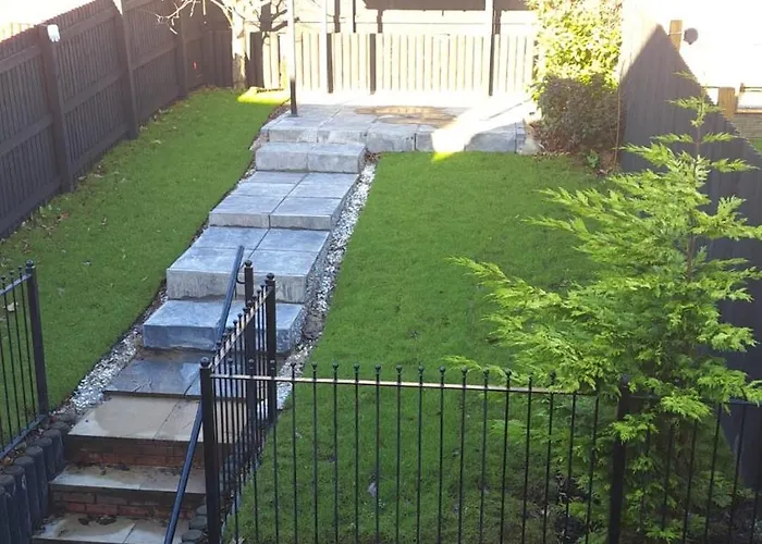 Hébergement de vacances Tropical Sun Homes - Beautiful Spacious 3 Bed In A Serene Environment With Free Parking For 2 Cars