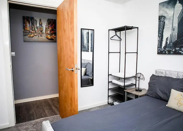 Stylish Two-bedroom Salford Quays Manchester