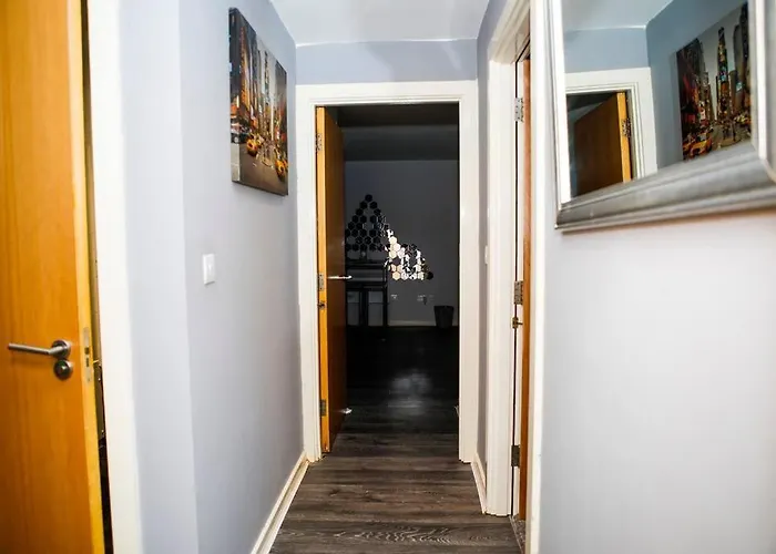 Stylish Two-bedroom Salford Quays Manchester