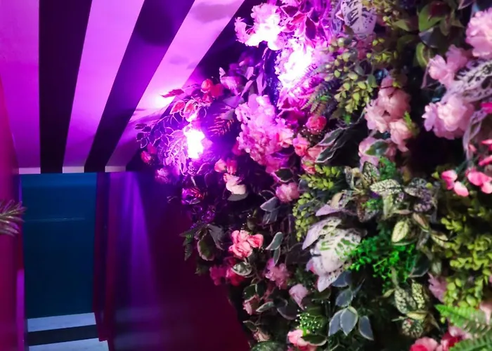 Manchester's Only Private Party For 12 With Makeup