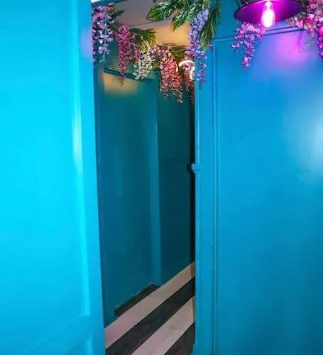 Manchester's Only Themed Slumber Party For 8 With Makeup Manchester