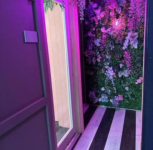 Appartamento Manchester's Only Themed Slumber Party For 8 With Makeup *