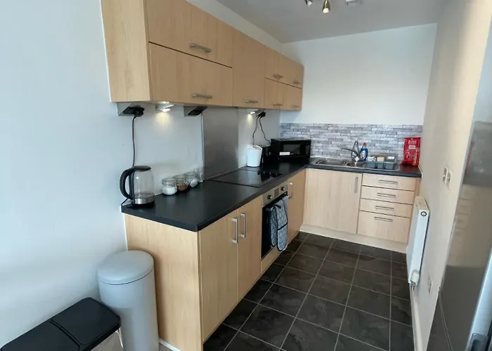 Apartment Balcony - Views Of Etihad Stadium - Near Coop Live Arena - Free Parking Manchester