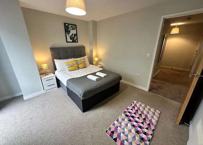 Adelphi Wharf By Beehosting Manchester