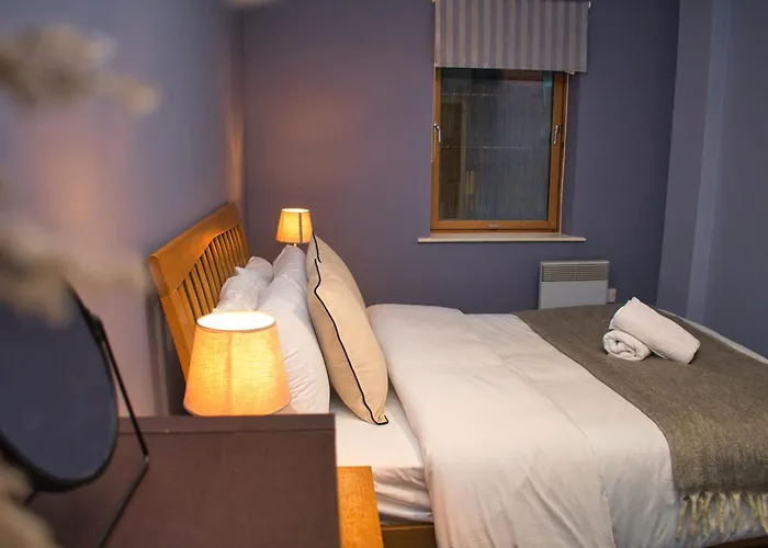 Apartman Spacious 2bdr By Torr Group Short Lets & Serviced With Free Underground Allocated Parking