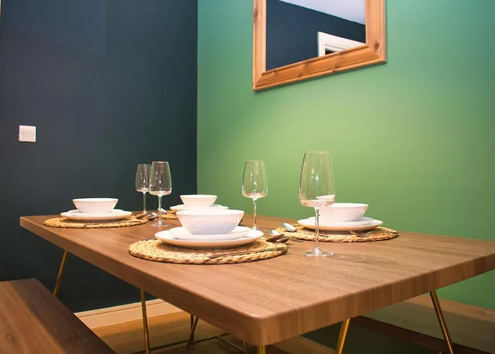 Spacious 2bdr By Torr Group Short Lets & Serviced With Free Underground Allocated Parking * Μάντσεστερ