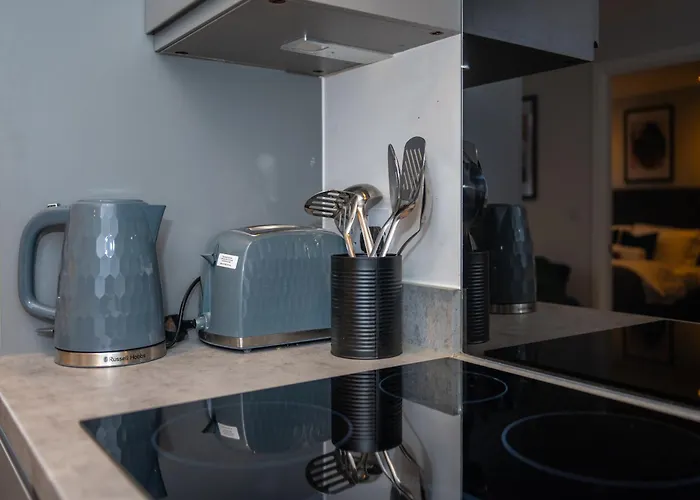 Cosy 1 Bed - Perfect For Long By Valore Services