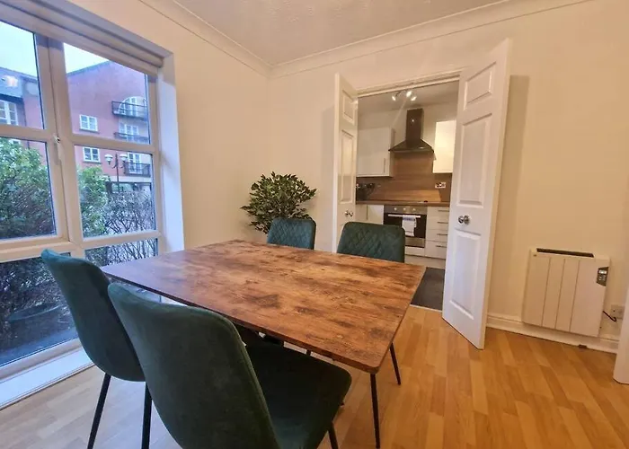 Free Parking: Perfect City Centre Flat