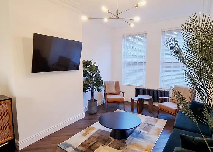 Stunning Luxury Spacious - 5 Bedrooms - Rest & Recharge In Ferienhaus