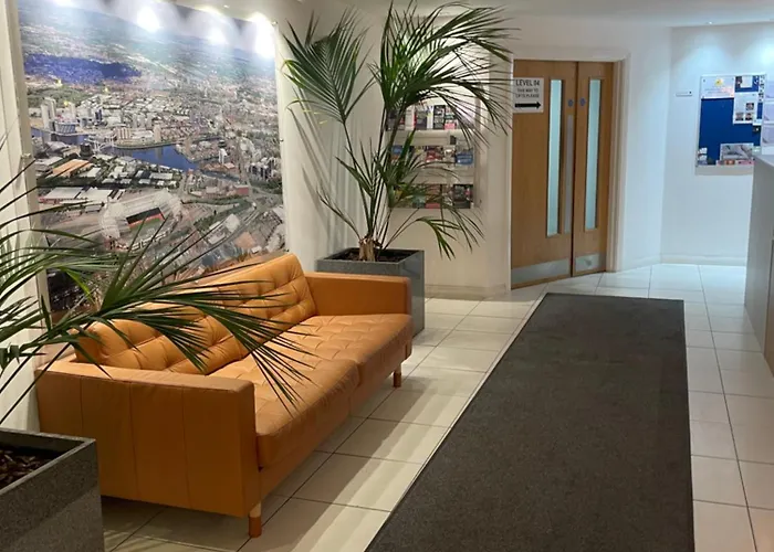 شقة Old Trafford Cityview En-suite Apt مانشستر