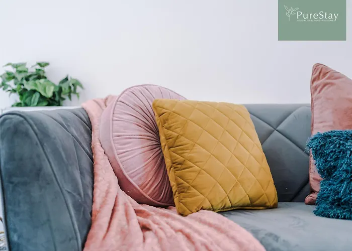 Modern 5 Bedroom House In By Purestay - Short With Service & Free Parking * 曼彻斯特