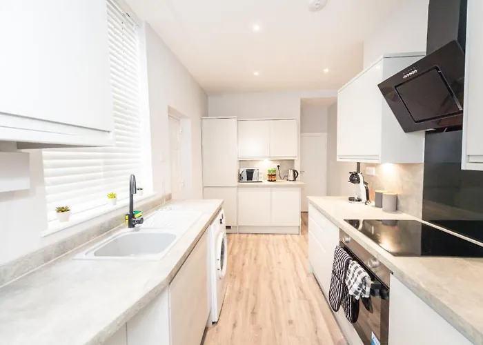 Hassle-free & Handsome Brand-new 3-bed Lägenhet