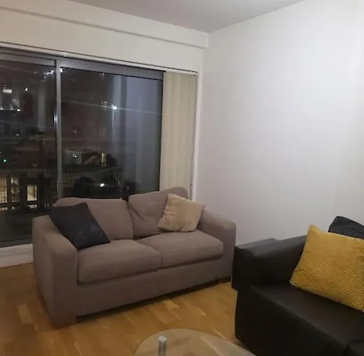 Striking 1 Bedroom Daire *