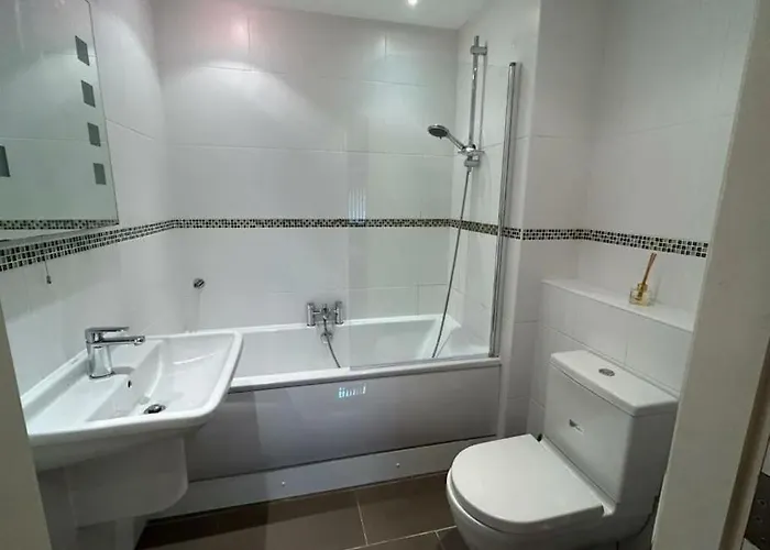 Fantastic 2 Bedroom Apartment *