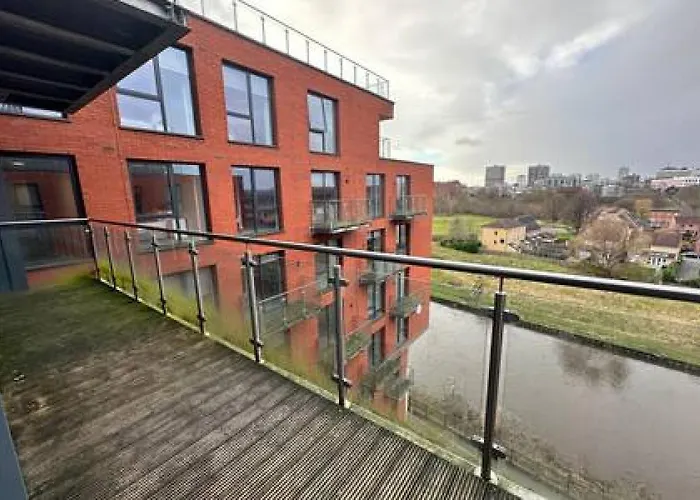 Appartement Large 2 Bed With Balcony And Sofa Bed Sleeps 6