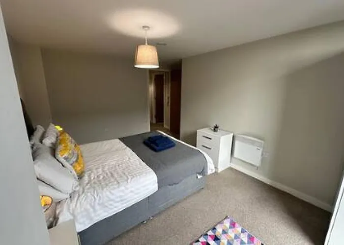 Fab 1 Bed In Sleeps 2 *