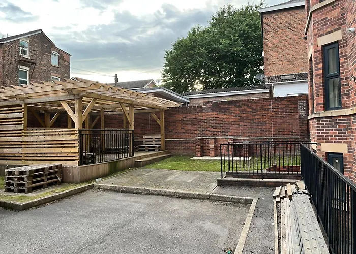 Lovely 3 Dbl Bed 맨체스터